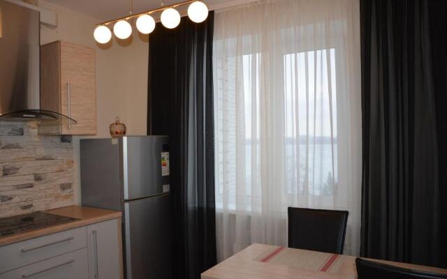 Lux na Litejnoj 17-A