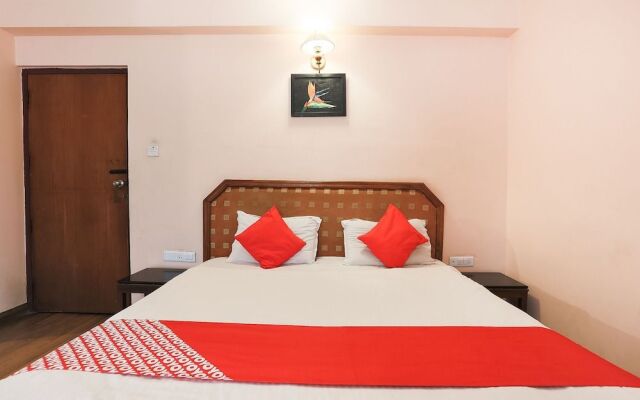 OYO 48910 Hotel Blue Bird