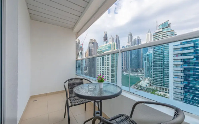 Marina View Spacious 1 BR Near Metro Apartments