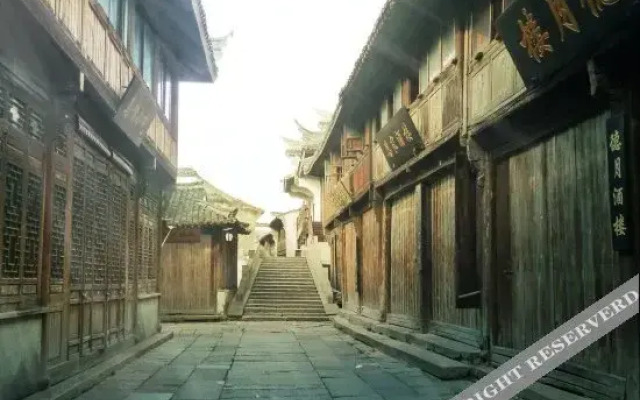 Wuzhen Dayunhe Inn