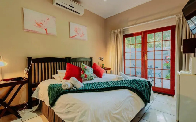 Riverbank Lodge