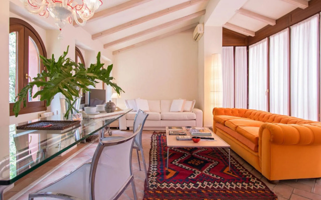 Oriental Apartment Gardens Views 2 pax