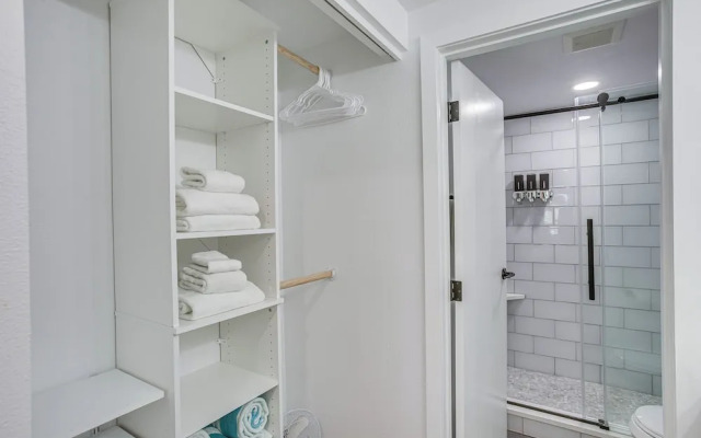 Remodeled Vail Condo w/ Hot Tub Access!