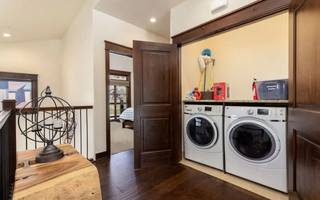 47 River Run Townhomes 3 Bedroom Townhouse by RedAwning