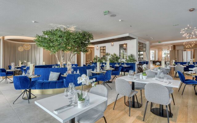 Golden Tulip Lyon Ouest Techlid Hotel & Spa