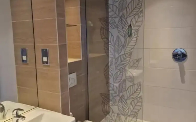 The Queen Hotel Wetherspoon