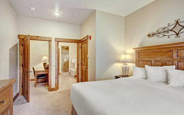 Mountain Thunder Lodge