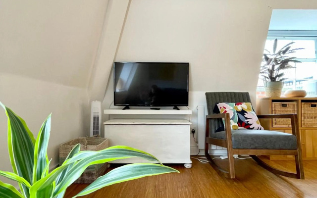 Bright 1 bed flat near Cabot Circus