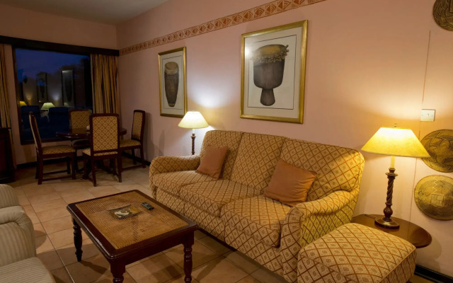 Hwange Safari Lodge