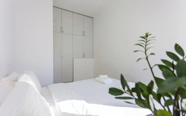 2 bedroom apartment by Hilton Beach