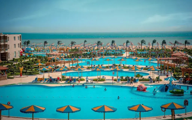 Hawaii Paradise Aqua Park Resort