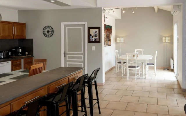 Holiday Home Côté Sud - BZS165