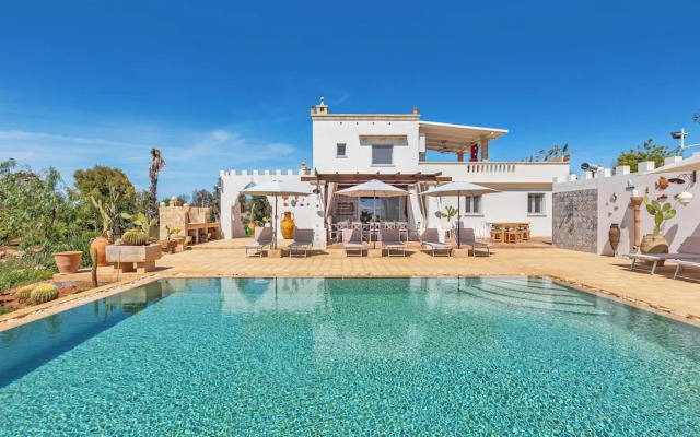 3769 Tenuta La Cornola by Barbarhouse