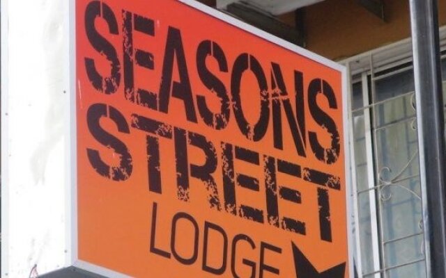 Seasons Street Lodge