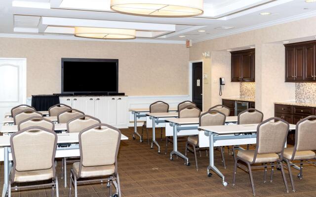 Hampton Inn & Suites Charlotte/South Park at Phillips Place
