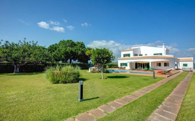 Villa c Piscina Algarve by Izibookings