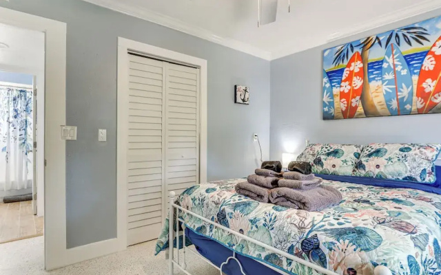 Walk to Beaches & Gulf: Indian Rocks Beach Duplex!