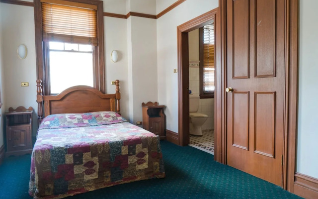 O'Malley's Hotel