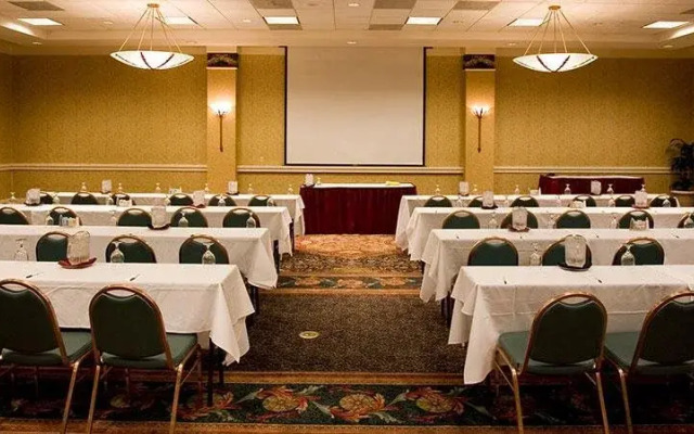 Lansdowne Hotel And Conference Centre