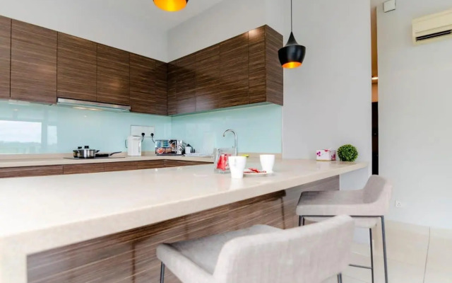 Lux 3BR Suite Puteri Harbour Near Legoland & Hello Kitty