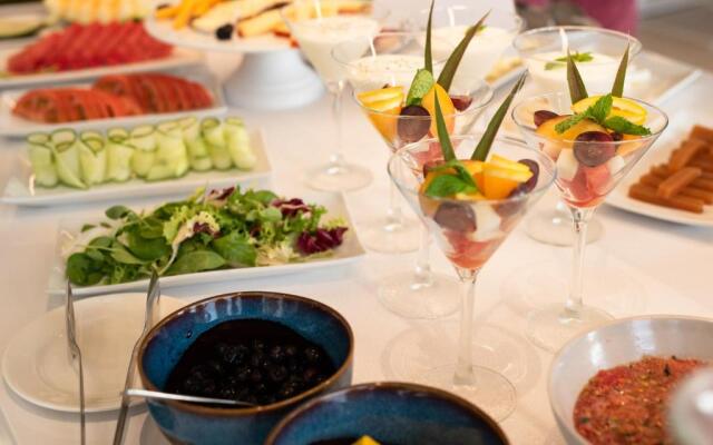 Royal Marina Suites Boutique Hotel