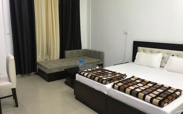 OYO 23161 Hotel Akash Ganga