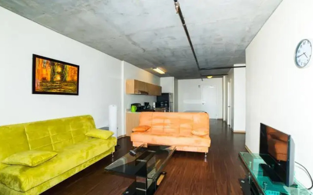 Hollywood Arch Apartment