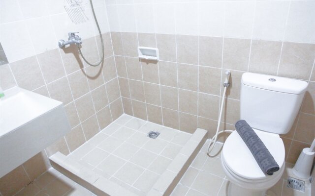 2BR Hampton's Park Apartment near Pondok Indah