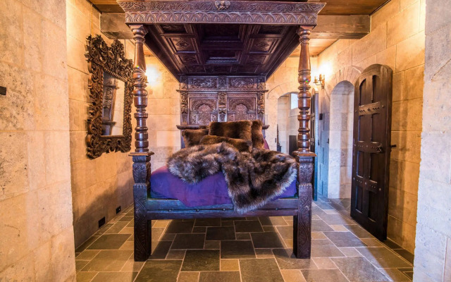 Stone Hall Castle