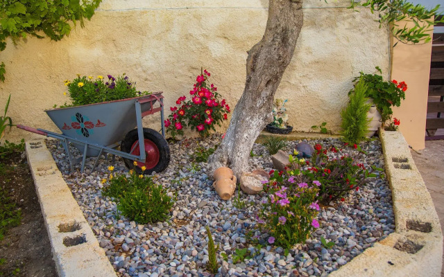 Kondarini Sea View Studio