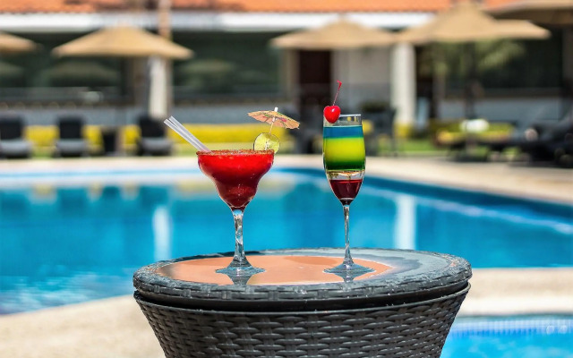Hotel Ecce Inn & Spa