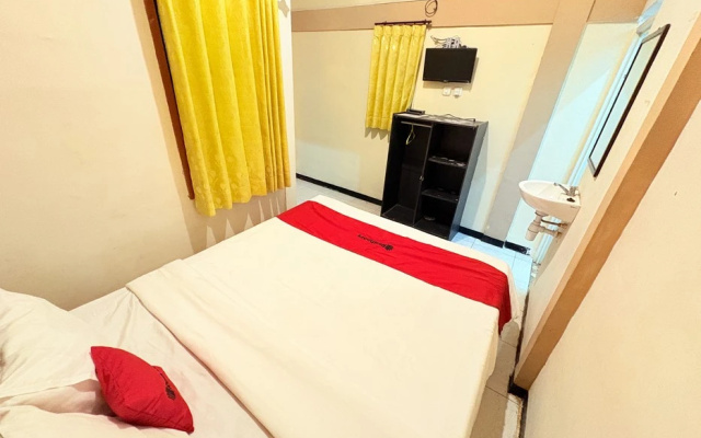 RedDoorz Syariah @ Nusa Indah near BNS – Guest Rooms – Batu