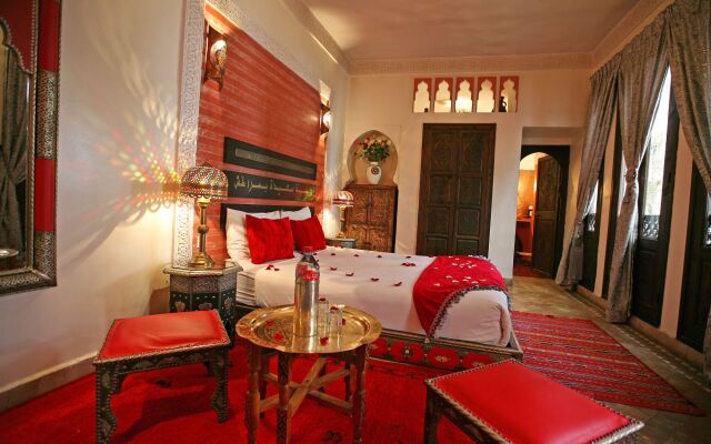 Riad La Porte Rouge By La Siredrah