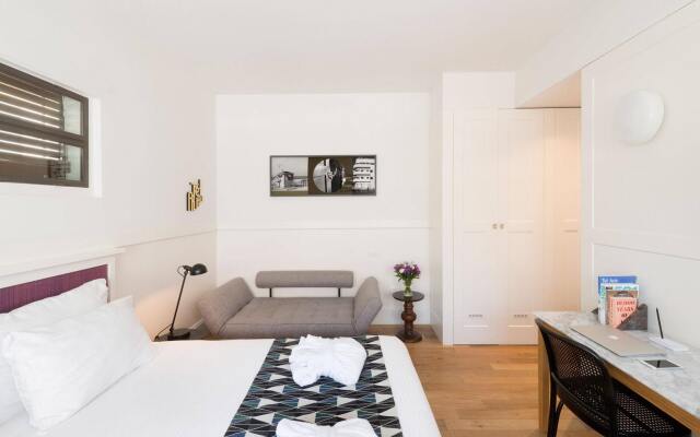 Lily & Bloom Hotel