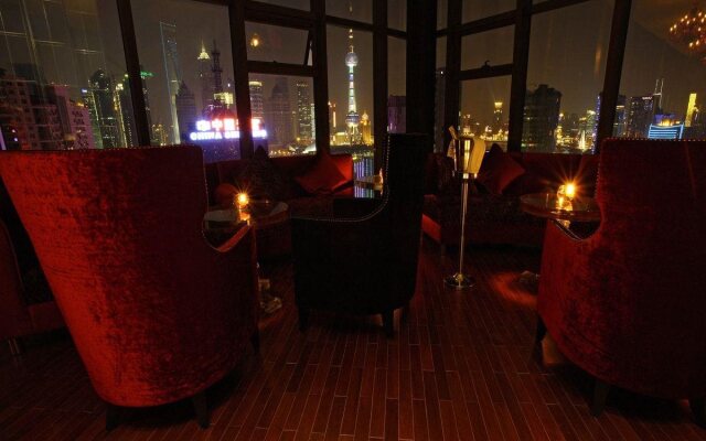 Sunrise on the Bund