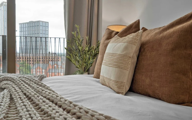 Cottonopolis Suite With 1 Bedrooms and 1 Bathrooms