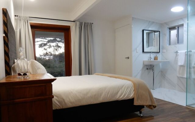 The Lodge Mapleton Falls