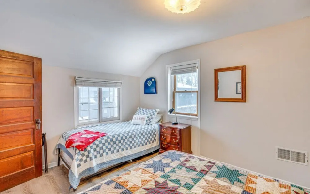 Family-friendly Lake Waubesa Home: Boat + Swim!