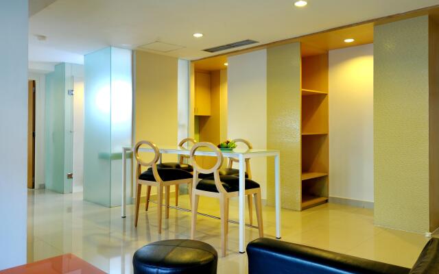 HARRIS Hotel & Residence Riverview Kuta Bali