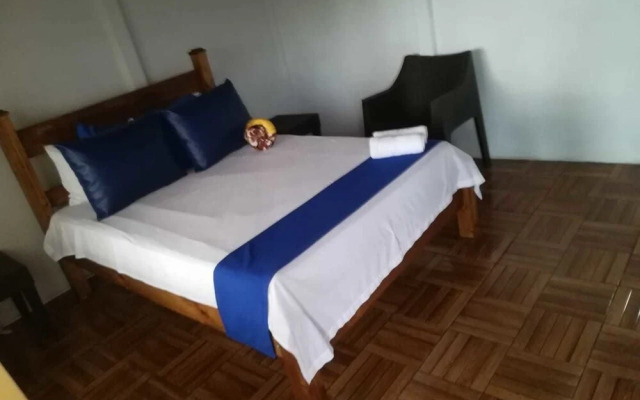 Soda y Cabinas El Parque