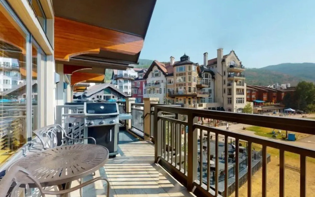 Exclusive Ski in, Ski out 4 Bedroom Vacation Rental with Hot Tubs and Heated Outdoor Pool in Lionshead Village