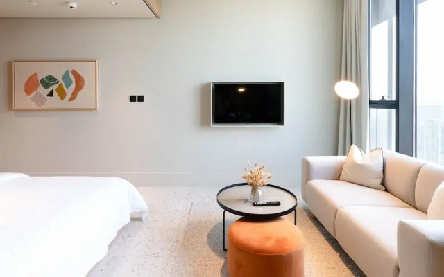 Convenient Studio w Burj Khalifa View