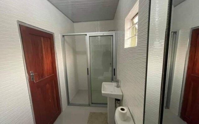 Spacious 2 Bedroomed Semi-detached Fully Furnished Apartment Num01
