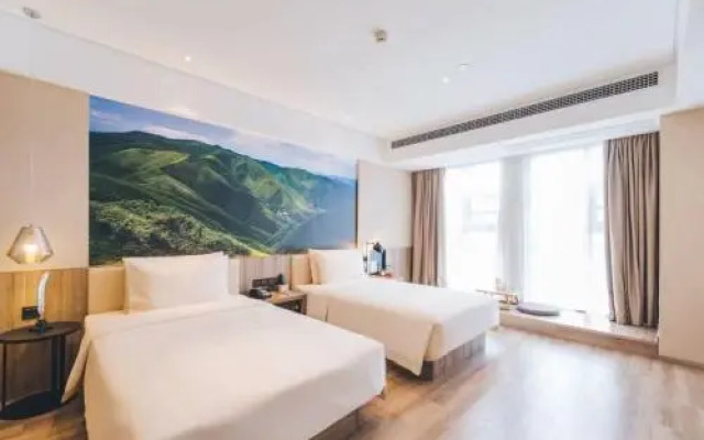 Atour Hotel (Jiangyin Binjiang Middle Road Sports Center)