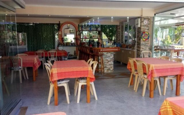 Flamingo Apartments Moraitika Corfu
