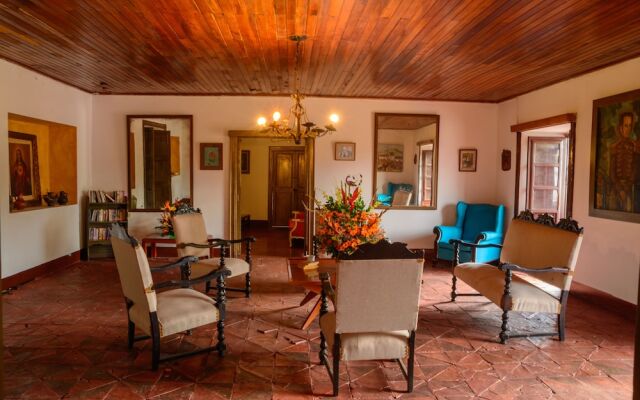 Hosteria Colonial La Cueva de Leo