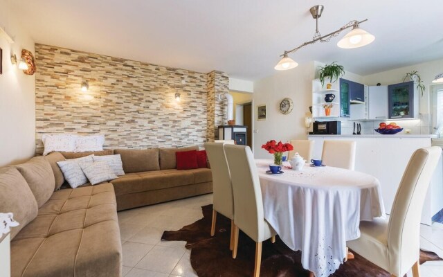 Beautiful Home in Vodnjan With Wifi and 4 Bedrooms