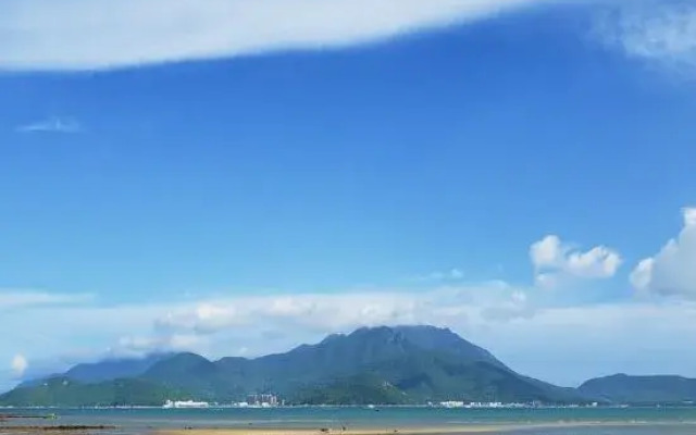 Shenzhen Meishe First-line Seaview Homestay (Jiaochangwei Branch)