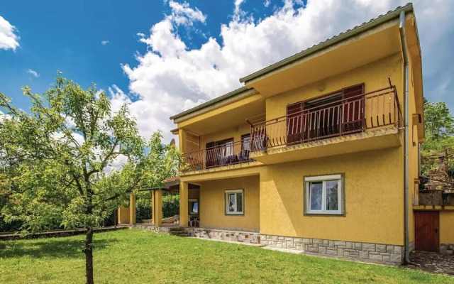 Awesome Apartment in Bresca With Wifi and 2 Bedrooms