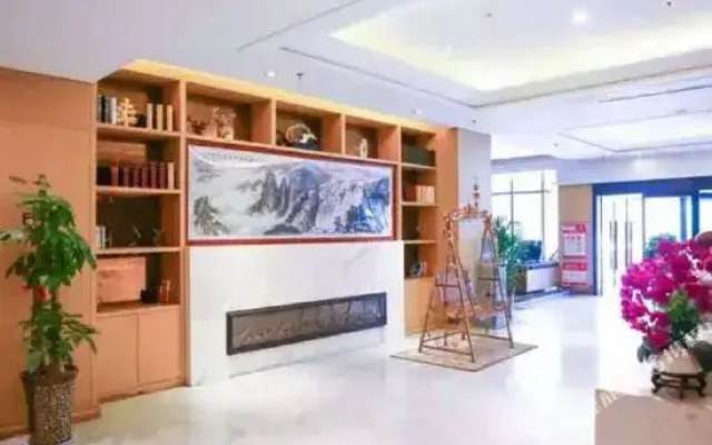 Manrou Hotel